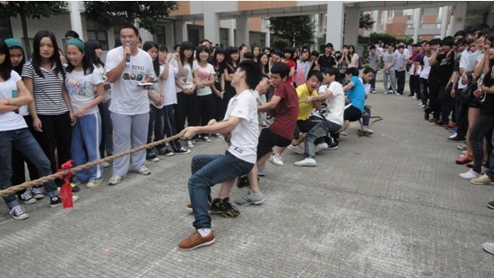 社團(tuán)拔河比賽  賽出無(wú)限精彩