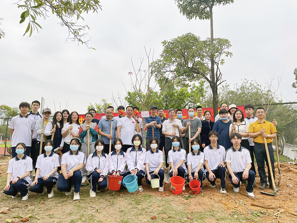 植樹志愿服務(wù)活動(dòng).jpg