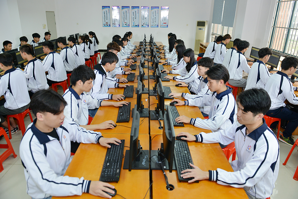 計(jì)算機(jī)室