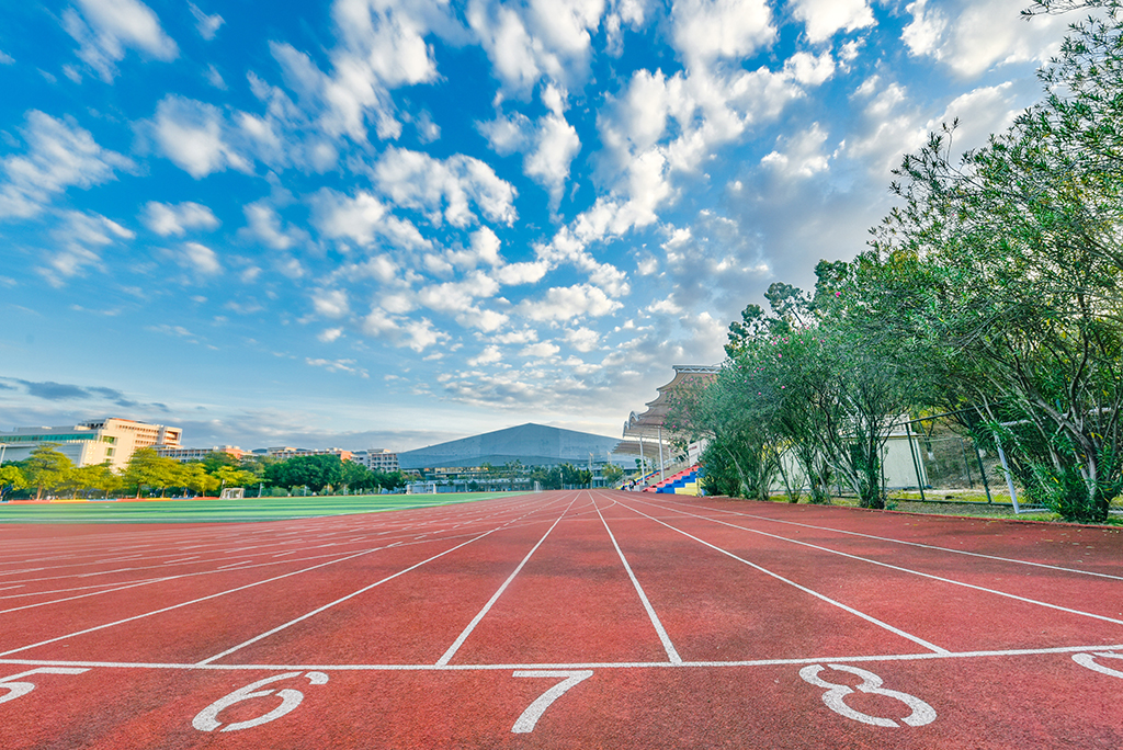 運(yùn)動(dòng)場(chǎng)